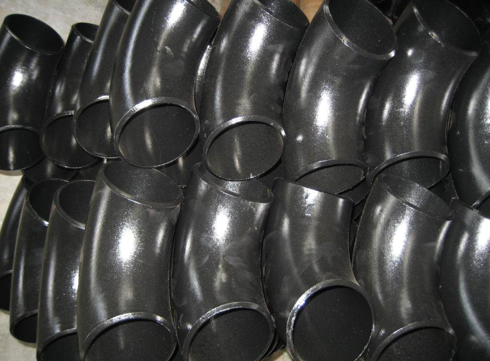 沧州弯头法兰与排水系统应用 碳钢与高压弯头的专业解析